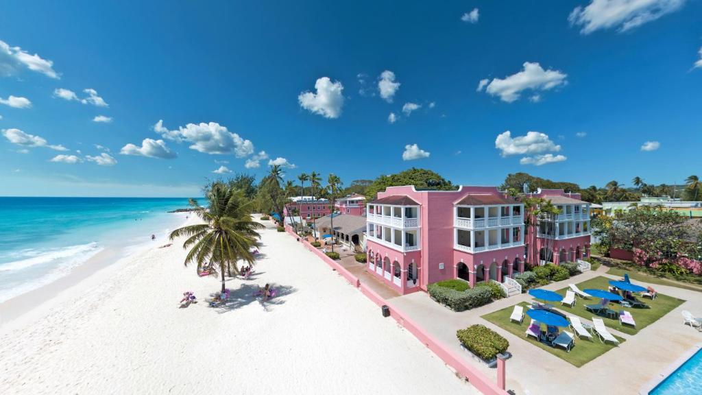 基督教堂市南方棕榈海滩俱乐部酒店的享有海滩的空中景致。