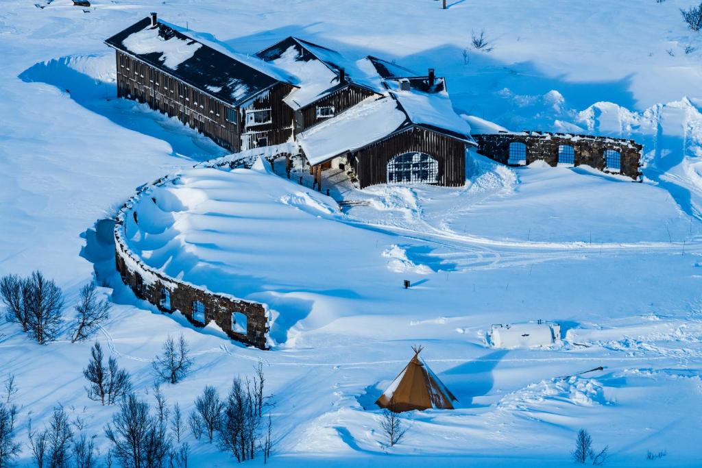 冬天的Niehku Mountain Villa