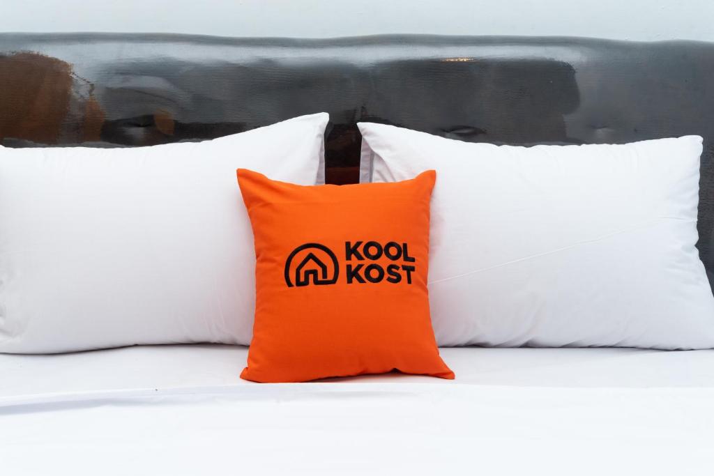 KoolKost near Hang Nadim Batam Airport (Minimum Stay. 30 Night)客房内的一张或多张床位