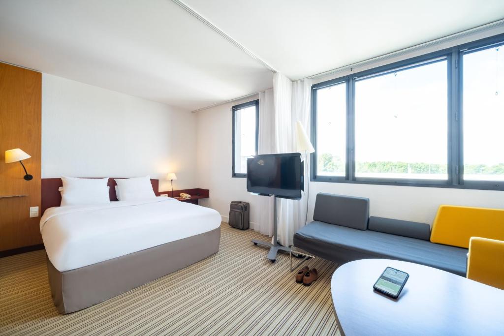 科凯勒B&B HOTEL Calais Terminal Cité Europe 4 étoiles的相册照片