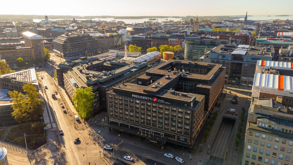 赫尔辛基所库斯赫尔辛基总统酒店的城市空中景观和建筑