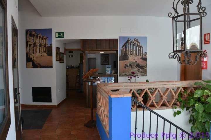 Hotel Rural La Posada de las Cigüeñas的厨房或小厨房