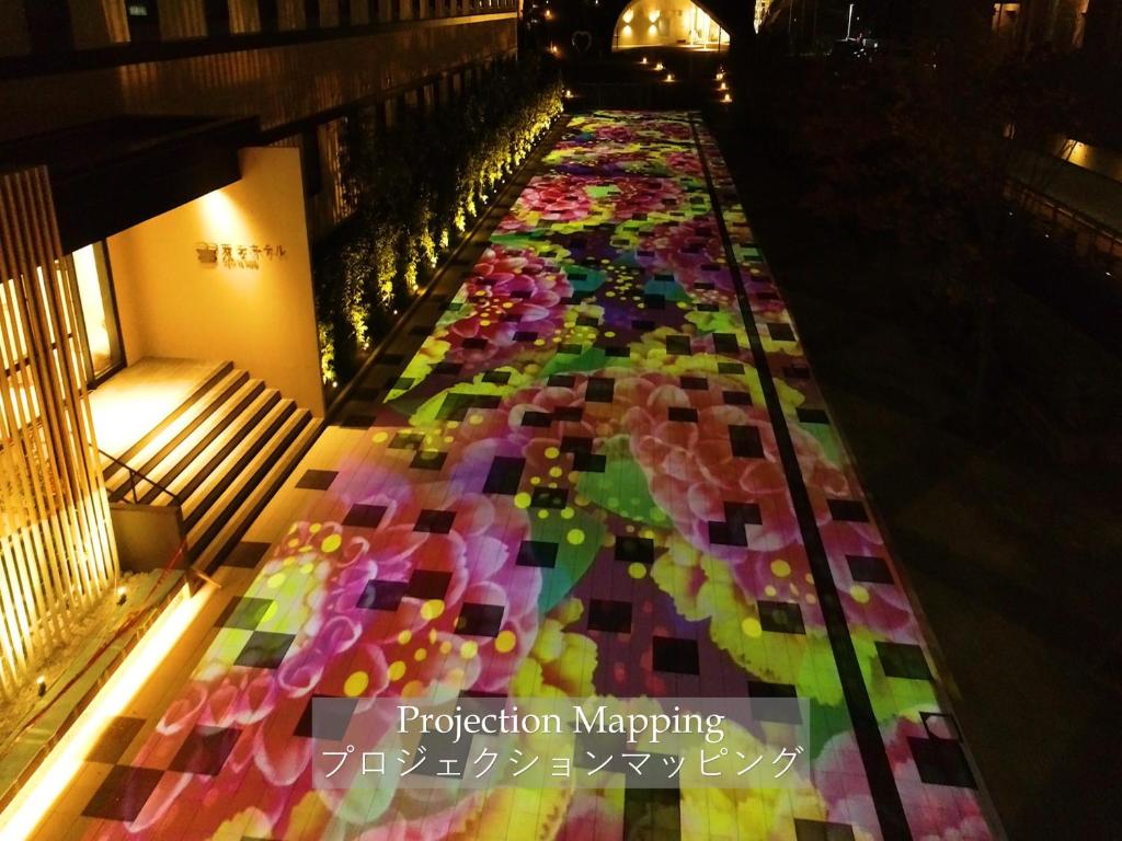小松市Henn na Hotel Komatsu Ekimae的花卉图案的地板
