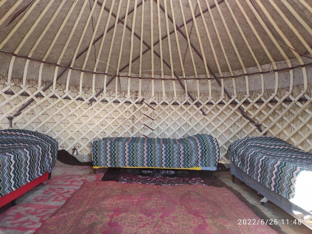 Guest house and Yurt camp "Ailuu"平面图