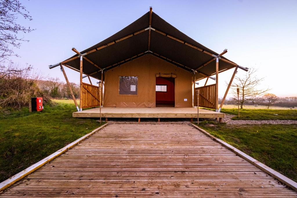 雷克瑟姆Arcadia Safari Tent in private 5 acre field的相册照片