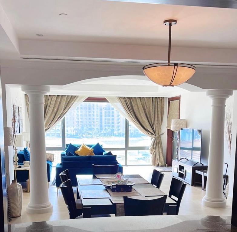 多哈Luxury 2 bedroom Apt in The Pearl with Marina view的相册照片