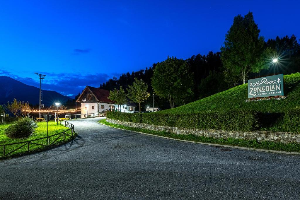 山景或在旅舍看到的山景