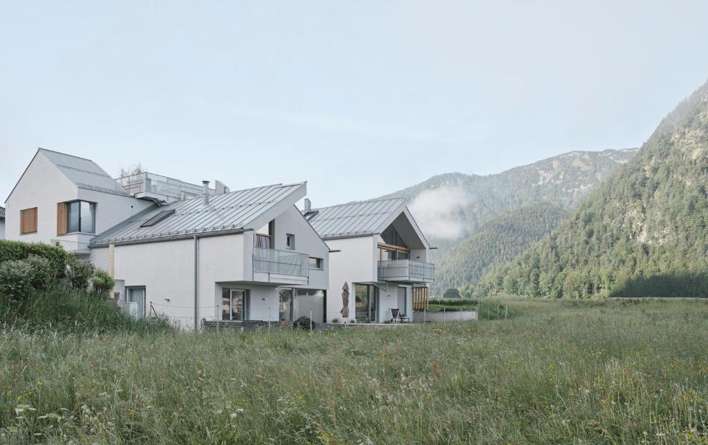 毛拉赫Urban Mountain Chalet with Lake View的山地房子