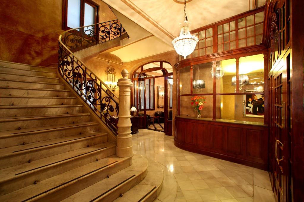巴塞罗那诺维尔酒店的楼梯,楼梯,楼梯,楼梯