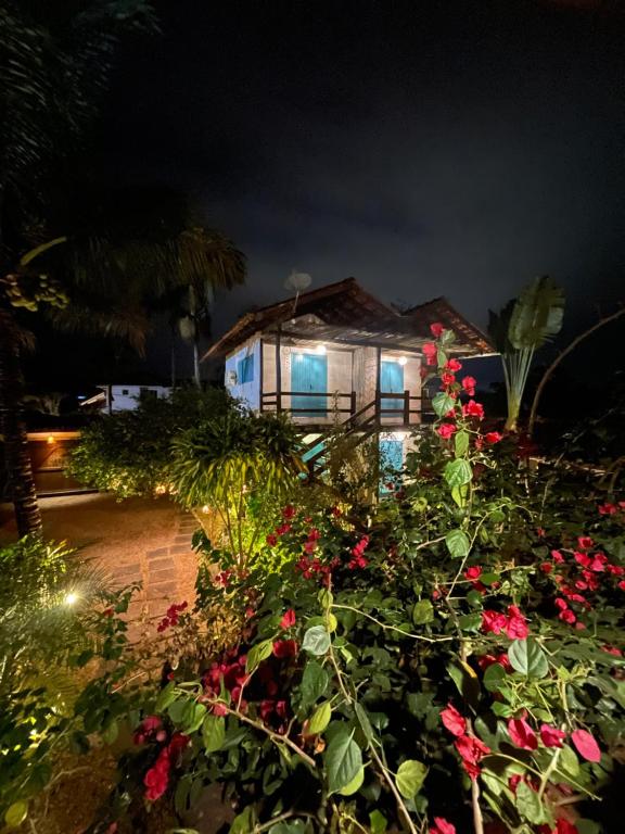 Villa Tiê Paraty外面的花园
