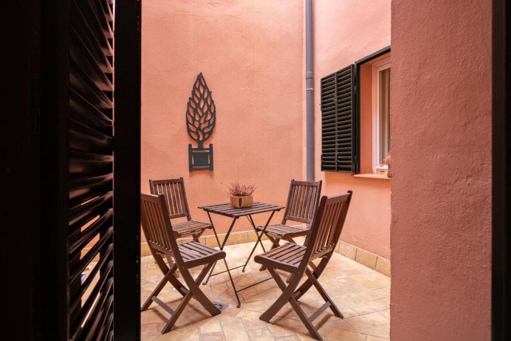 Museum Duplex and Patios, Historical Center, 8 pax平面图