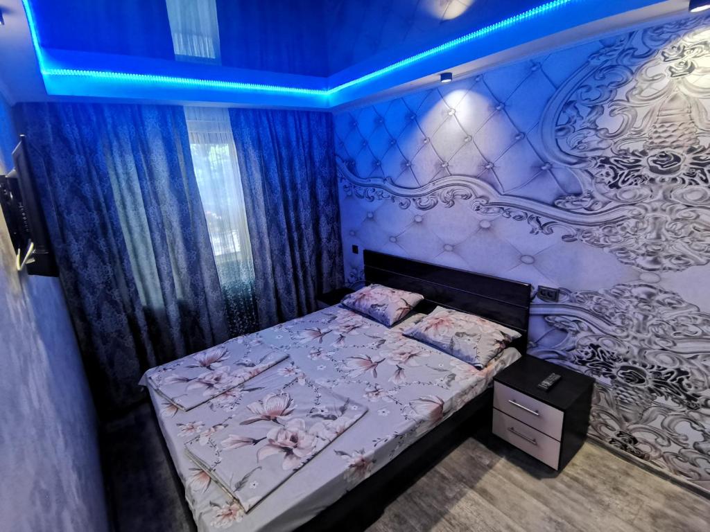 New Luxury apartment 2022 with jacuzzi on Mayakovskogo 16客房内的一张或多张床位