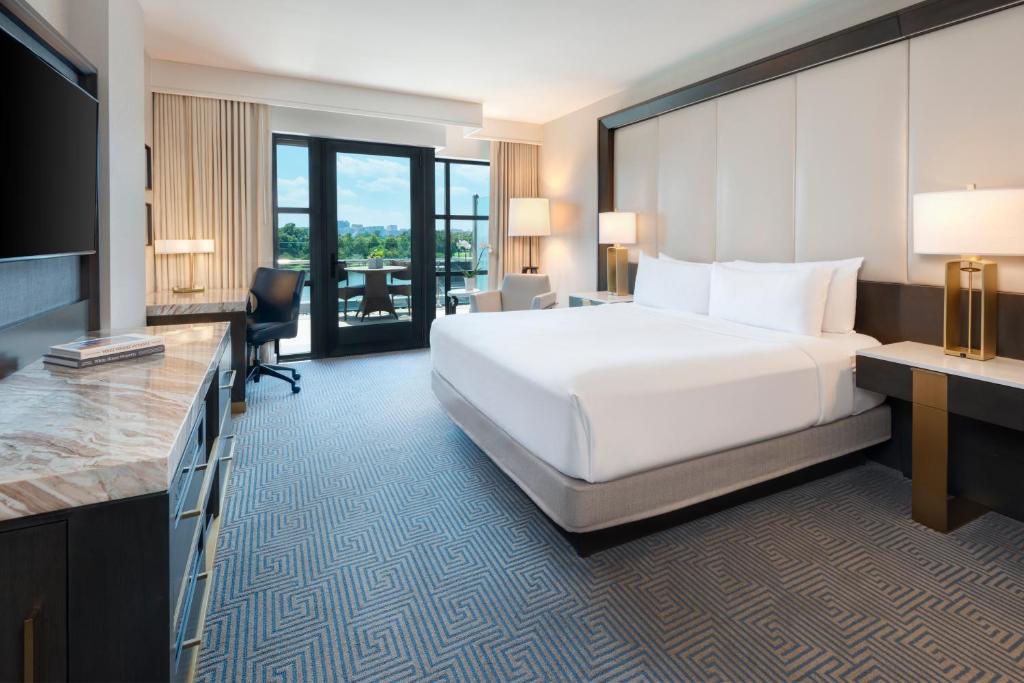 InterContinental - Washington D.C. - The Wharf by IHG客房内的一张或多张床位