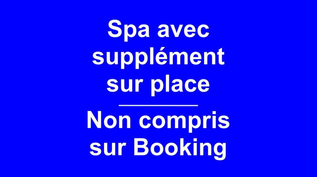 阿夫朗什Altos Hotel & Spa的Spa avelez supplementoiroiroiroir的蓝色背景