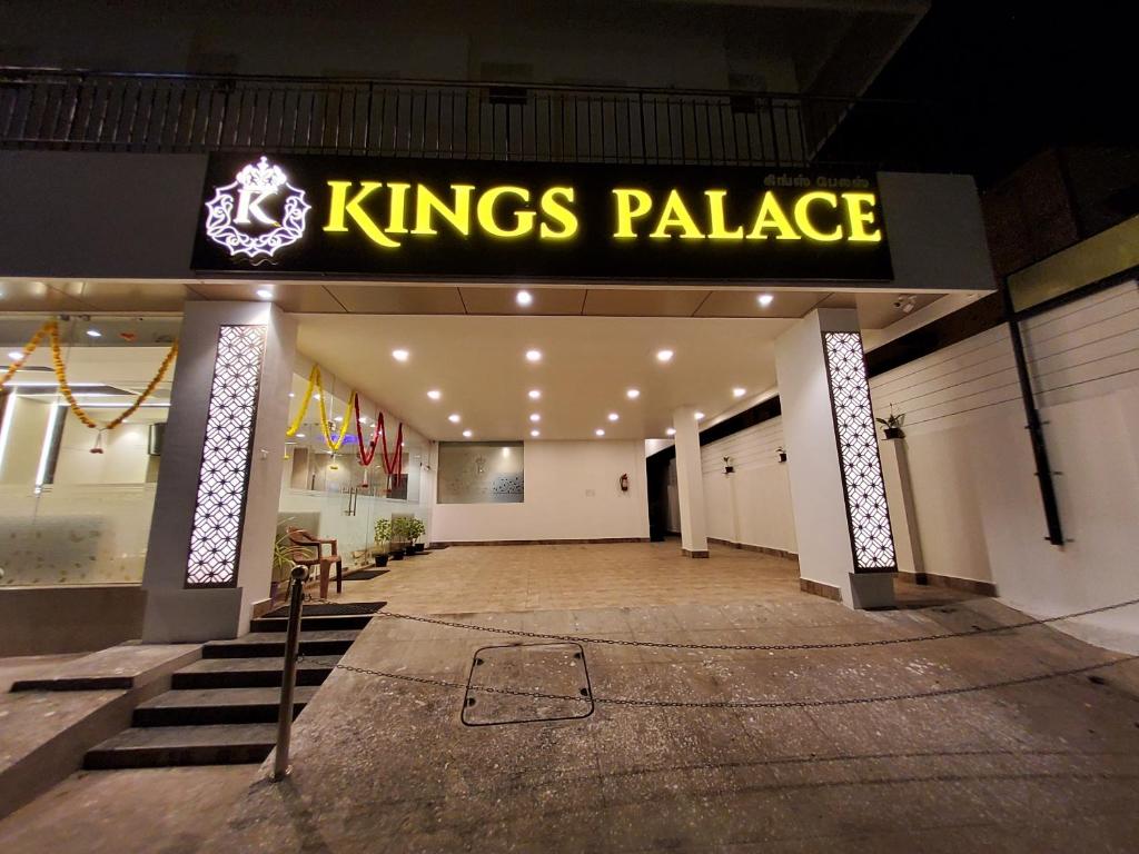 钦奈Kings Palace的国王宫殿建筑,带有国王宫殿标志