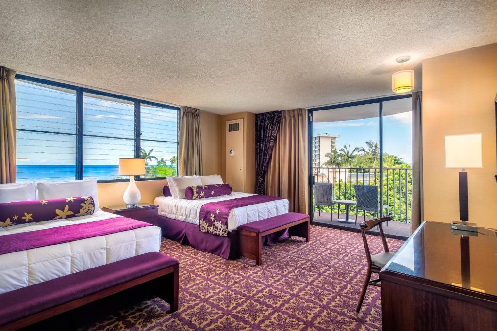Hilo Hawaiian Hotel, Trademark Collection by Wyndham客房内的一张或多张床位