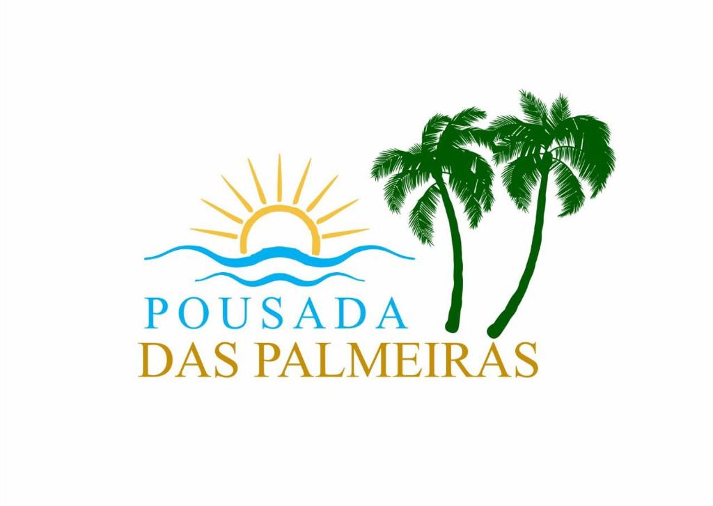 热博阿陶Pousada Das Palmeiras的两棵棕榈树和太阳与海洋