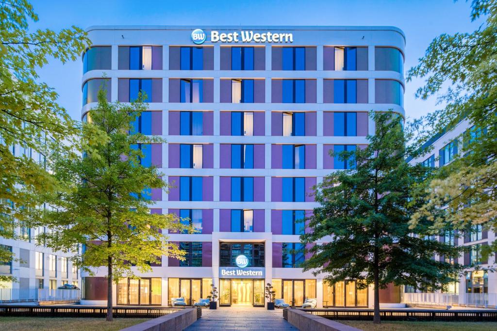 美因河畔法兰克福Best Western Hotel Airport Frankfurt的最佳西方门户酒店 ⁇ 染