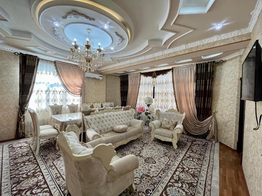 Samarkand luxury apartment #2的休息区