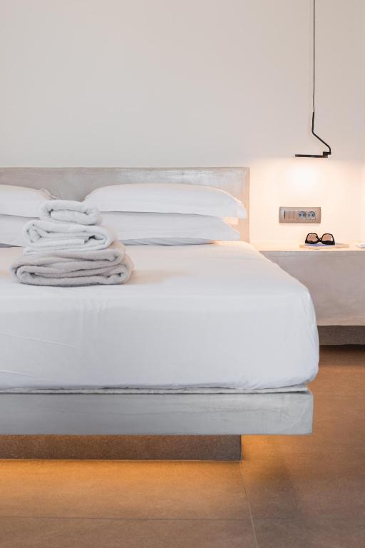 North Wind Luxury Suites客房内的一张或多张床位
