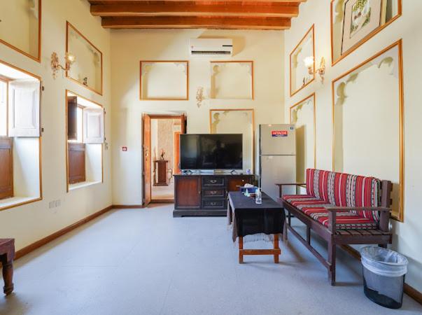 Heritage Home Guest House的厨房或小厨房