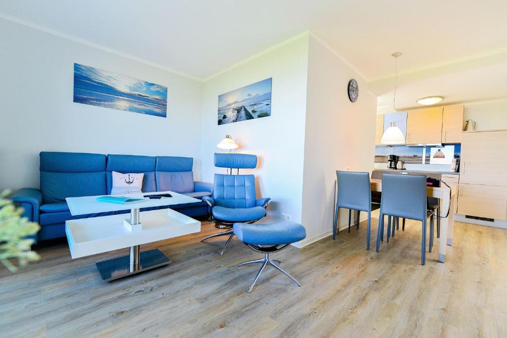 库克斯港Beach Lodge BL03的客厅配有沙发和桌椅