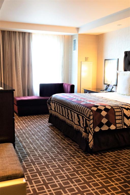 Miccosukee Casino &amp; Resort客房内的一张或多张床位
