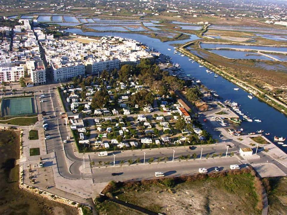 夫塞塔夫塞塔公寓的城市的空中河景