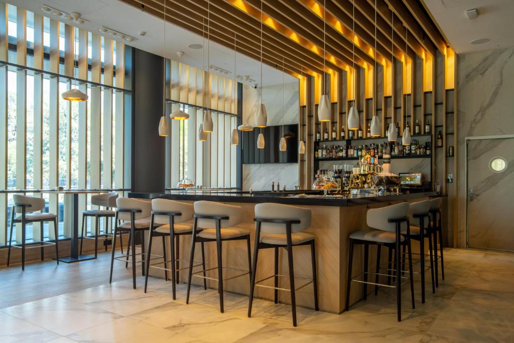 格拉纳达中心酒店酒廊或酒吧区