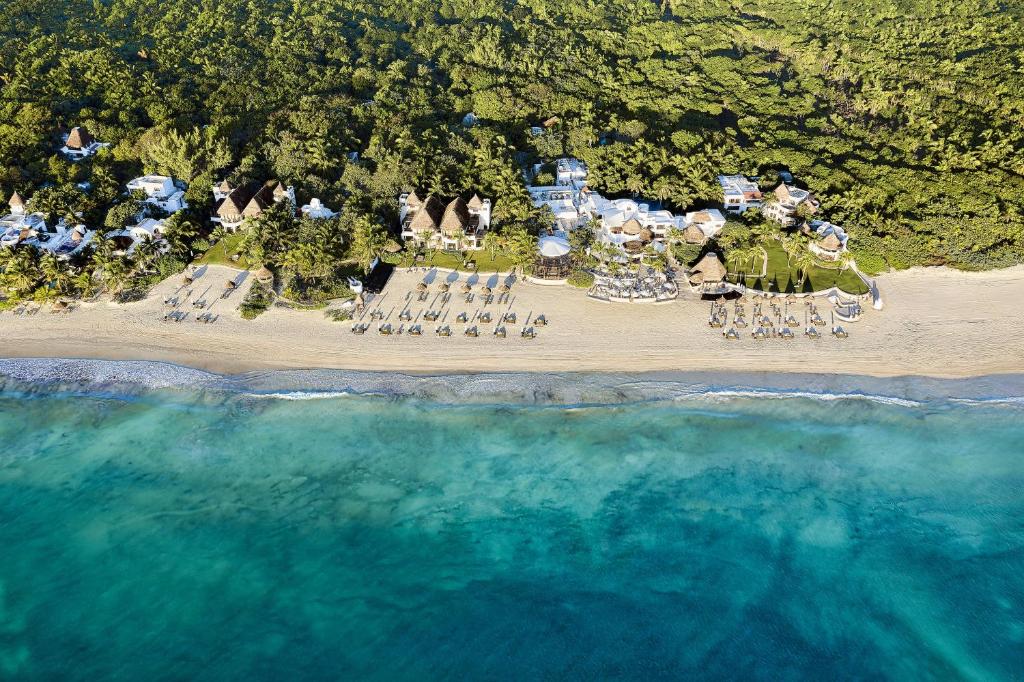 莫雷洛斯港Maroma, A Belmond Hotel, Riviera Maya的海滩和度假村的空中景致