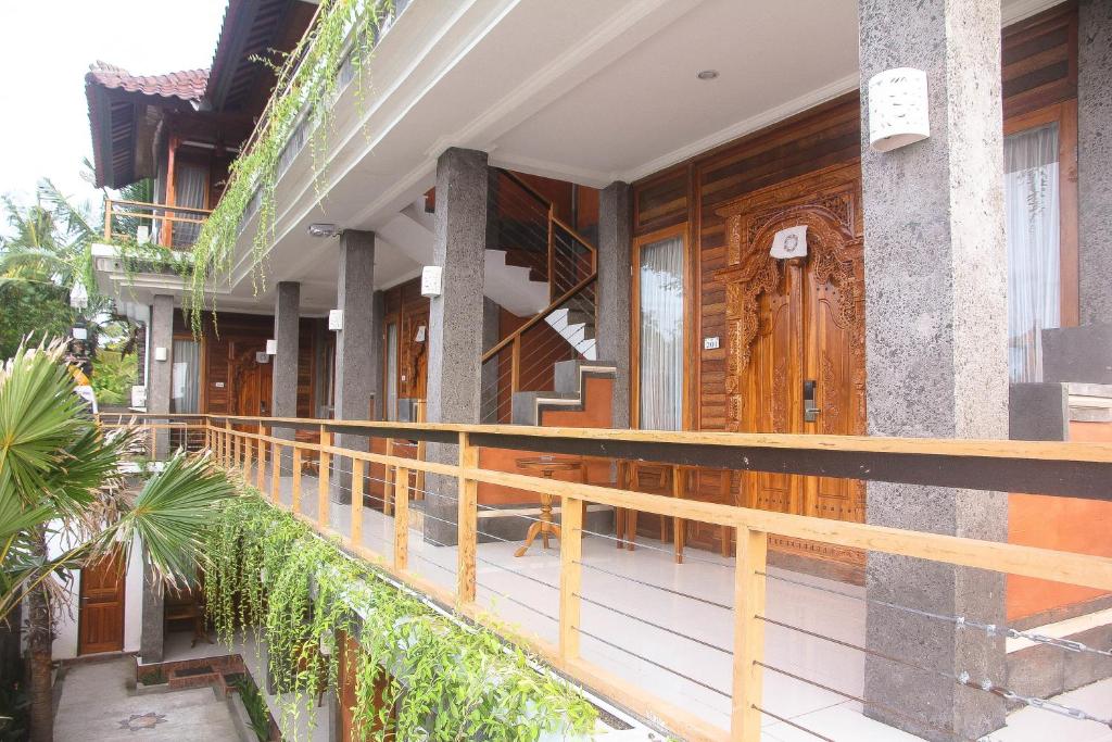 蓝梦岛骆驼酒店的阳台或露台
