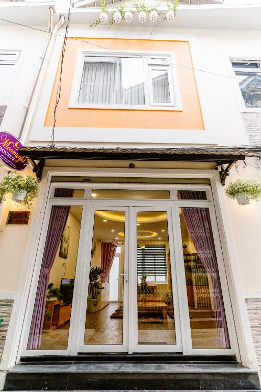 Moonlight House预订_Moonlight