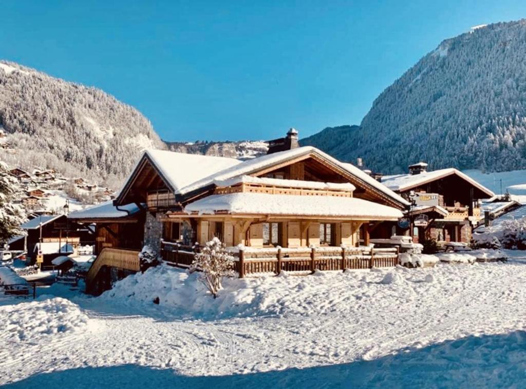 冬天的Apartment in Morzine - Ski In - Sleeps 6