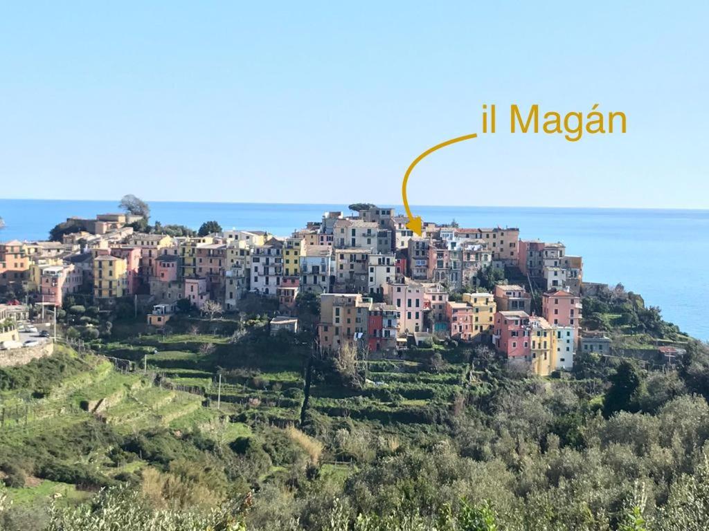 克里日亚il Magàn - Cinque Terre的山顶上的一个小镇,与大海