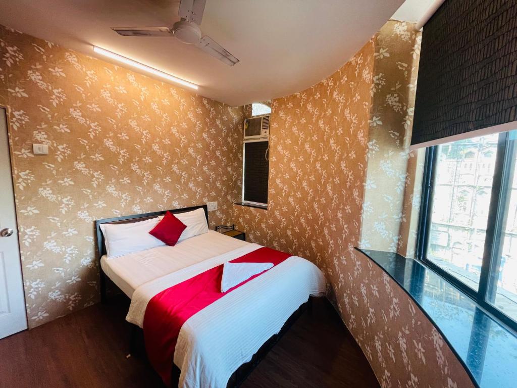 Hotel Shabana - Colaba Causeway客房内的一张或多张床位