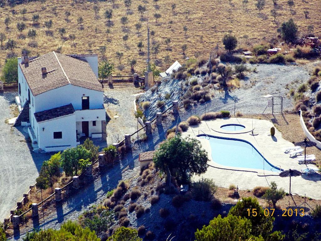 塔韦尔诺8 bedrooms villa with private pool furnished garden and wifi at Taberno的享有带游泳池的房屋的空中景致