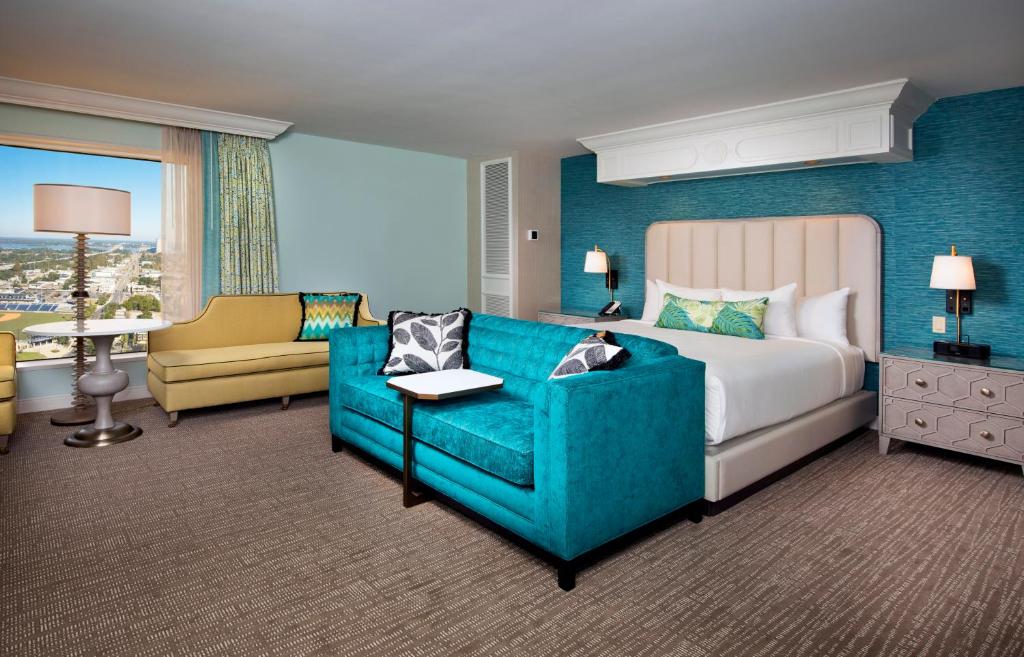 Beau Rivage Resort &amp; Casino客房内的一张或多张床位