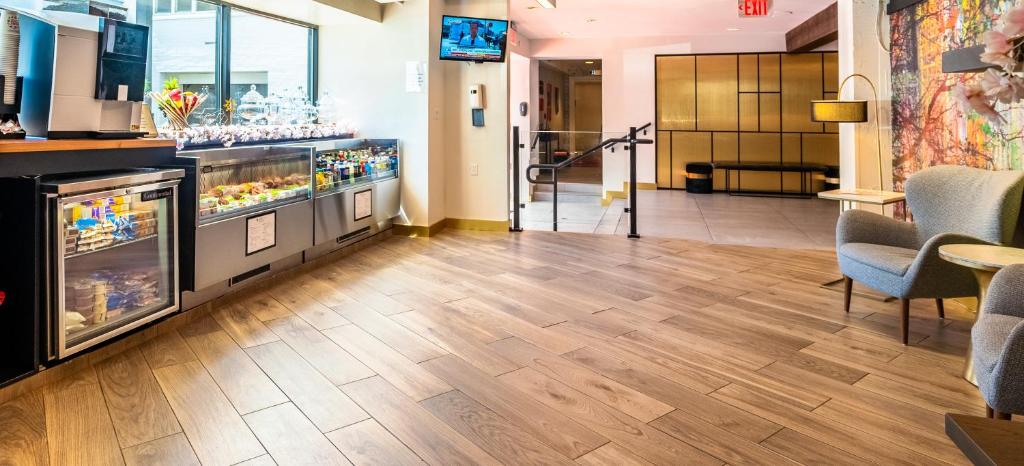 ARC HOTEL Washington DC, Georgetown的厨房或小厨房