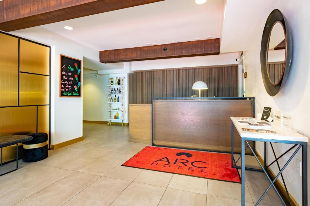 ARC HOTEL Washington DC, Georgetown的厨房或小厨房