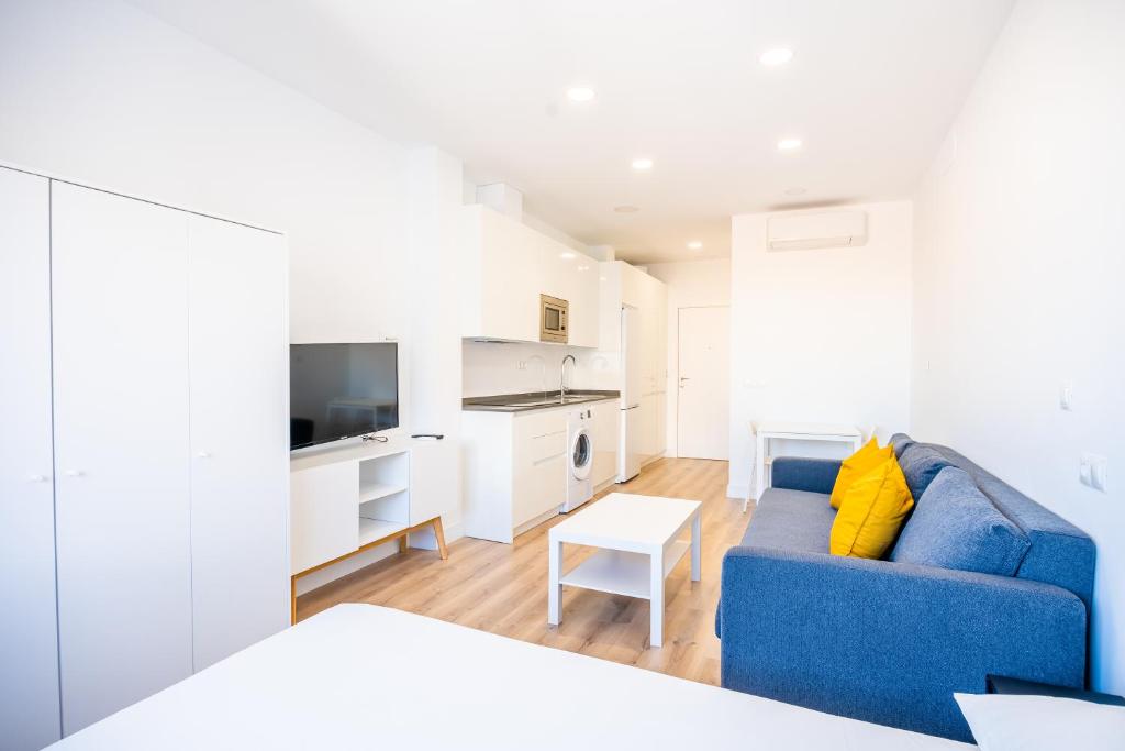 Apartamentos Mirablau的休息区