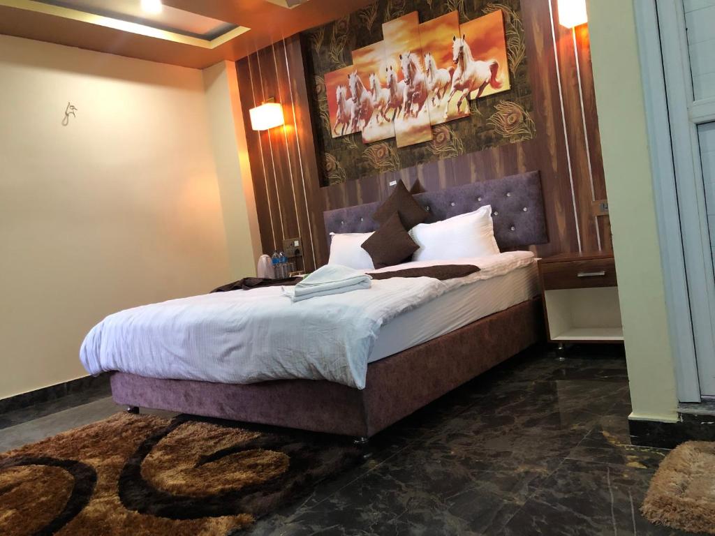 Hotel Hot Pot, Dhangadhi客房内的一张或多张床位