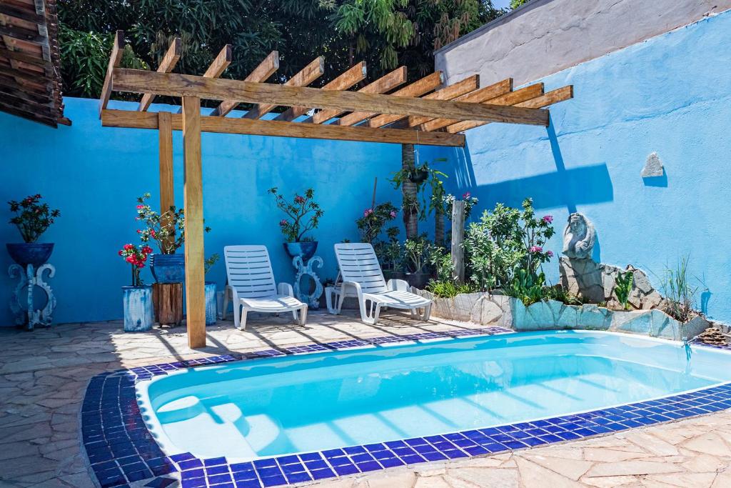 Casa c ótima localização piscina e WiFi, Cuiabá内部或周边的泳池