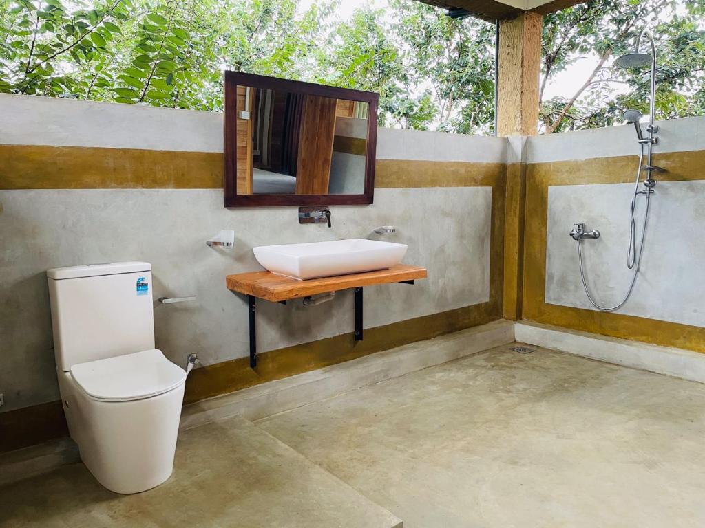 Rock Shade Chalet- Sigiriya的一间浴室