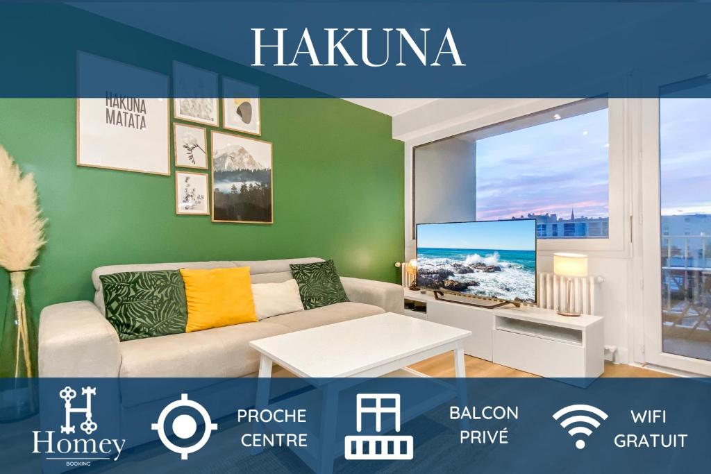安纳马斯HOMEY HAKUNA - Proche centre / Balcon privé / Wifi gratuit的带沙发和电视的客厅