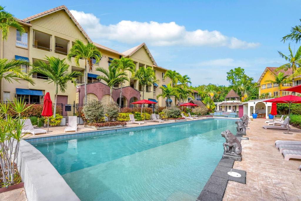Vacanze A Casa - Resort Just Minutes From The CBD内部或周边的泳池