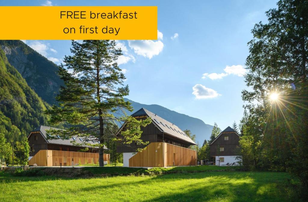 索卡Residence Soča的第一天的谷仓图片,上面写着免费早餐
