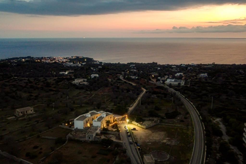 帕图马塞里亚琉璃普尔克拉酒店的城市的空中海景
