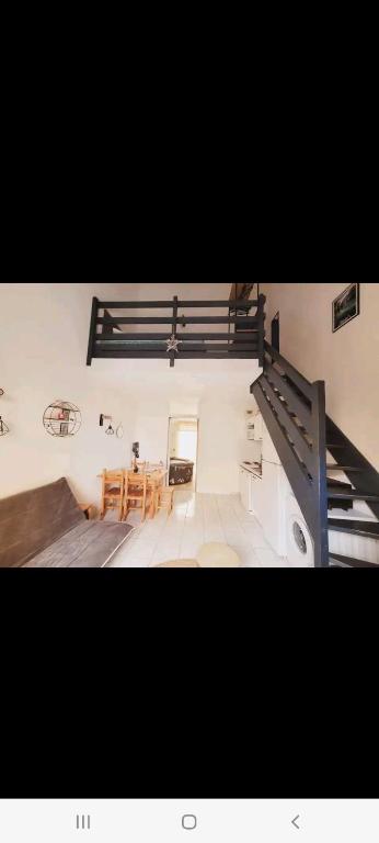 Villa 6 couchages spa privatif, accès direct mer, piscine的一间浴室