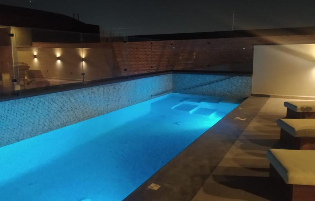 Hotel Monarca San Luis Potosí内部或周边的泳池