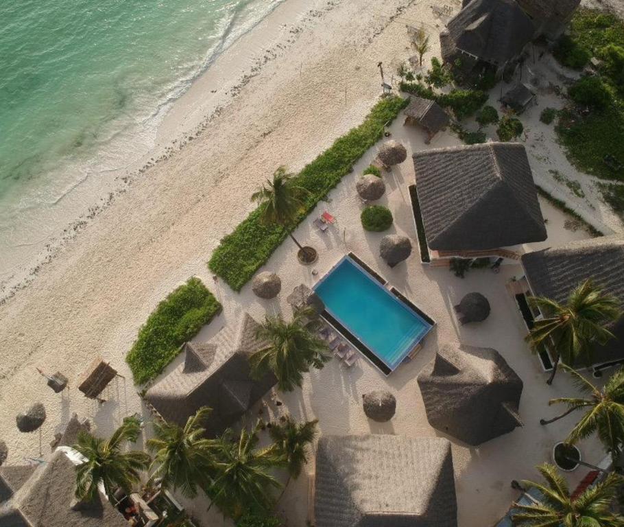 江比阿Kupaga Villas Boutique Hotel - Adults Only的海滩空中景泳池